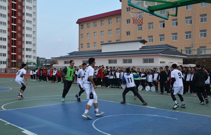 宜君县高级中学举行师生篮球联谊赛